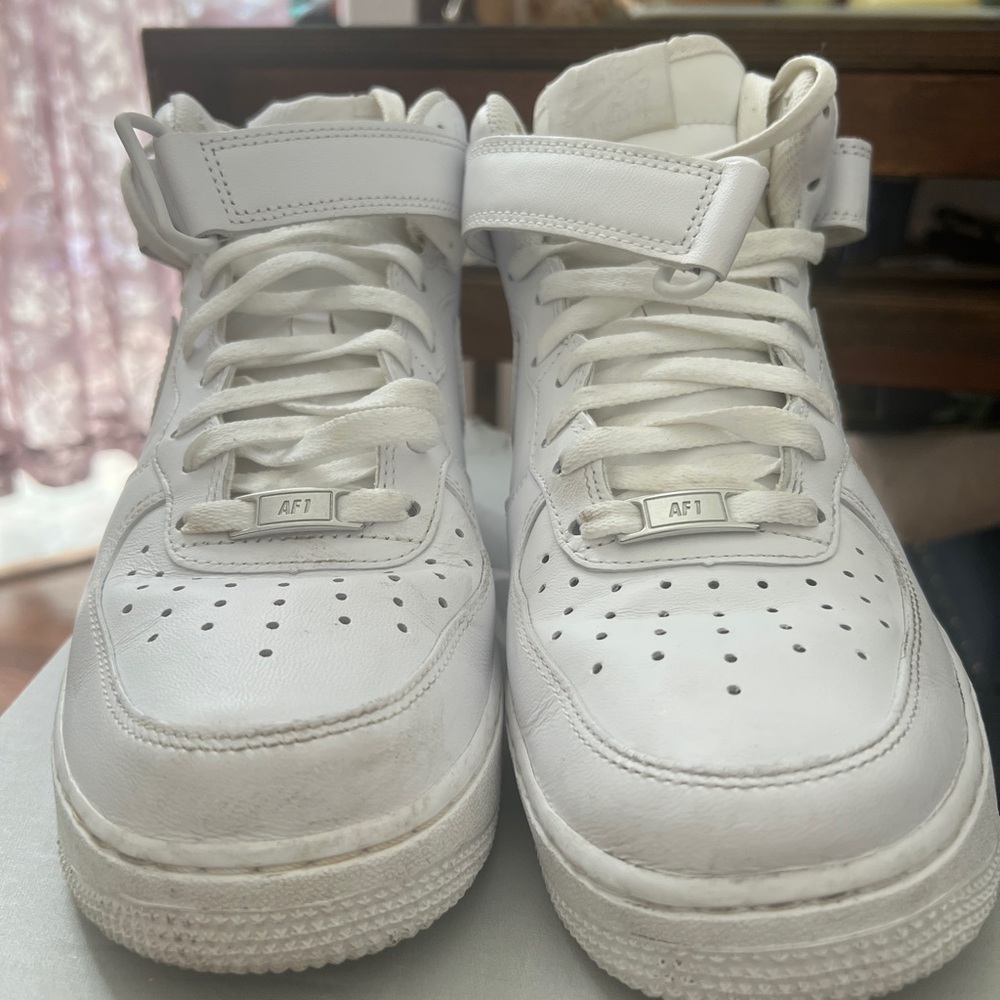 Nike Air Force 1 Mid white sneakers